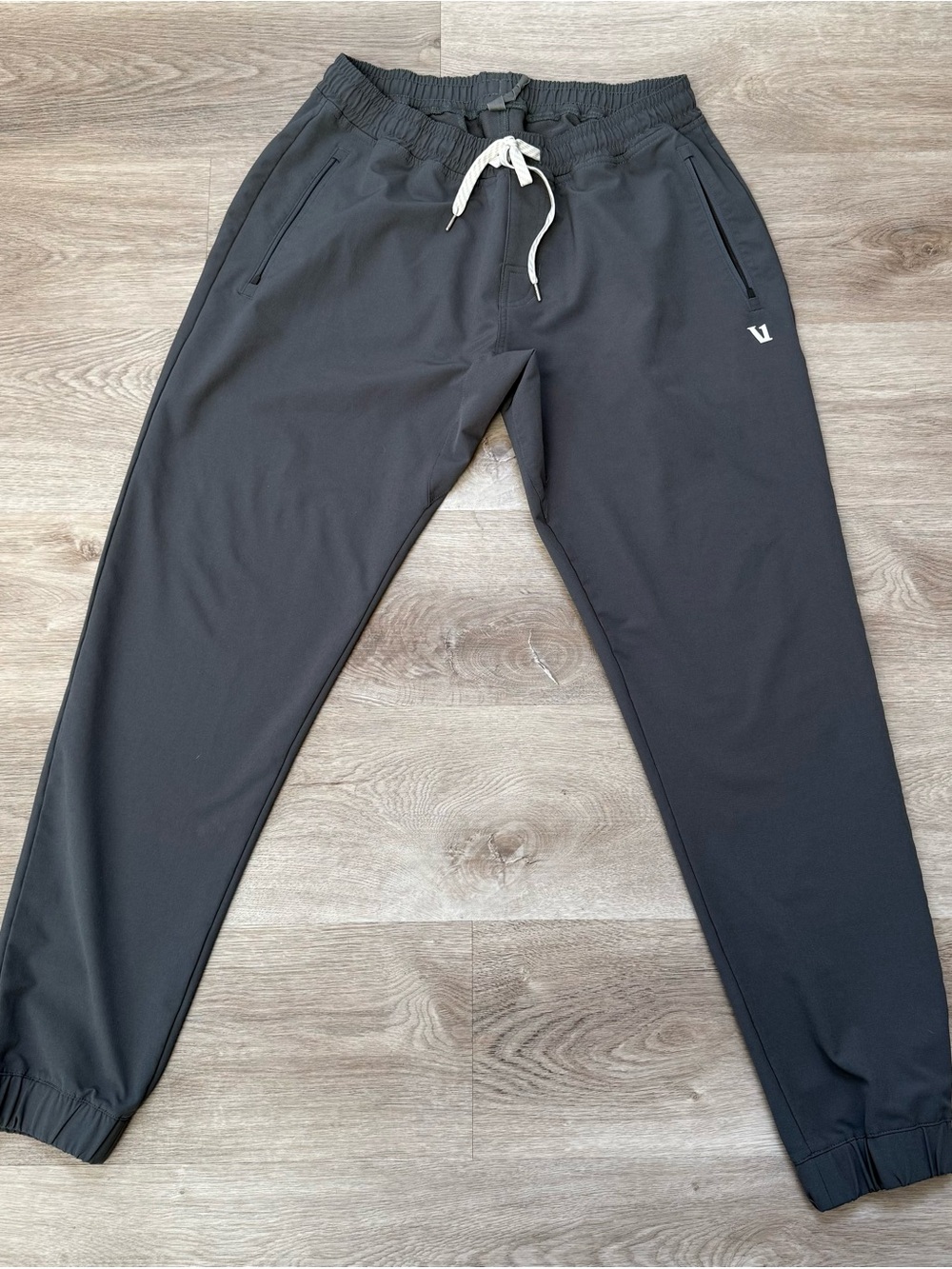 Vuori Transit Performance Mens Large Jogger Charcoal Gray Stretch Pants V417